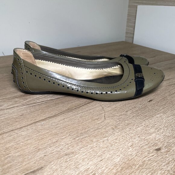 Women's Size 38.5 EU (US 8) Tod's Olive Green Patent Leather Ballet Flats - Picture 3 of 8